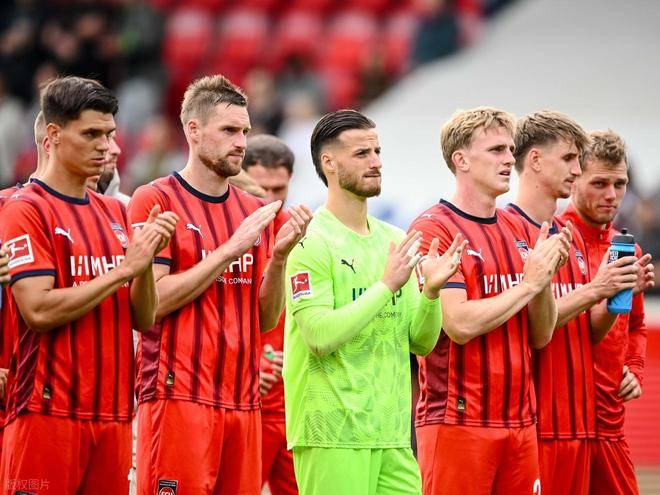 2-0，23岁巴西新星利剑出鞘：助德甲第18完胜德甲第16，迎首胜